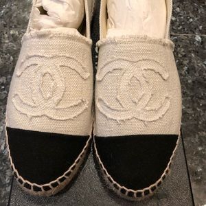 Chanel beige and black Linen Espadrilles